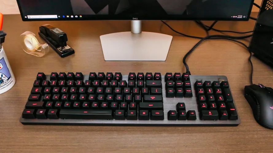 01 logitech g413 carbon mechanical gaming keyboard